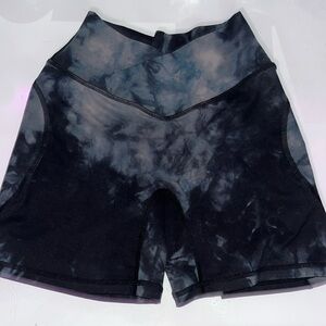 Alphalete v cut shorts